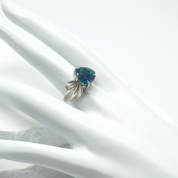 Vintage Sterling Silver Trillion Cut Mystic Topaz Ring Size 6 - Picture 11 of 14